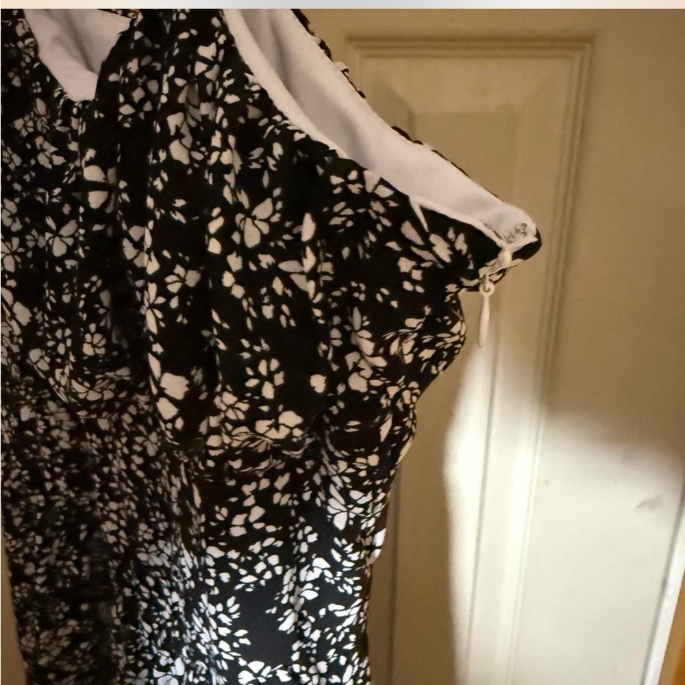 This is a Pamela X NA-KD ditsy floral black and white milkmaid summer dress - Picture 5 of 6